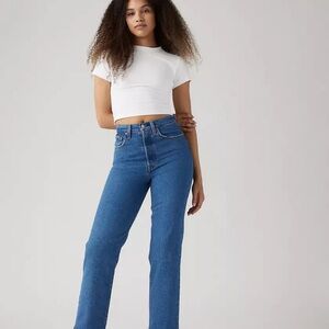 Levi's Women's Straight Leg Jeans in Classic Blue